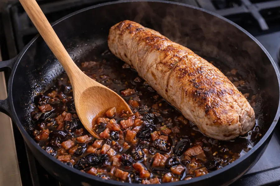 Foto 3 Lomo de Cerdo con salsa de ciruela y tocino